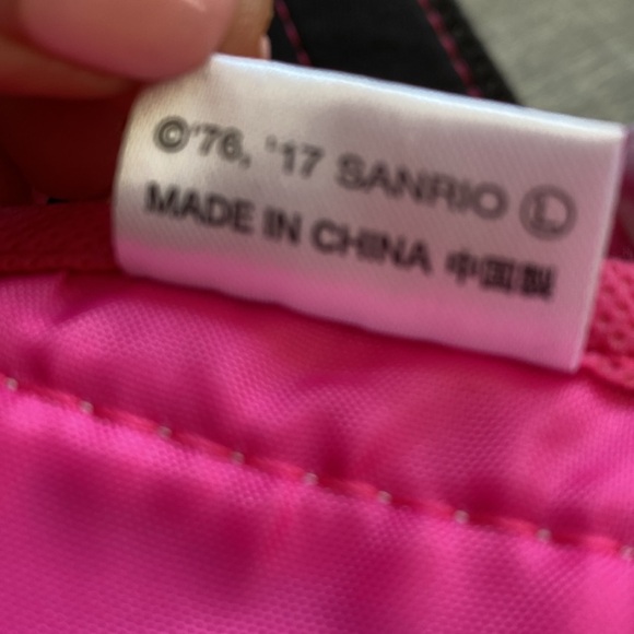 Hello Kitty Mt. Fuji Tote Bag - Beverage Sleeves 2017 - Picture 13 of 16